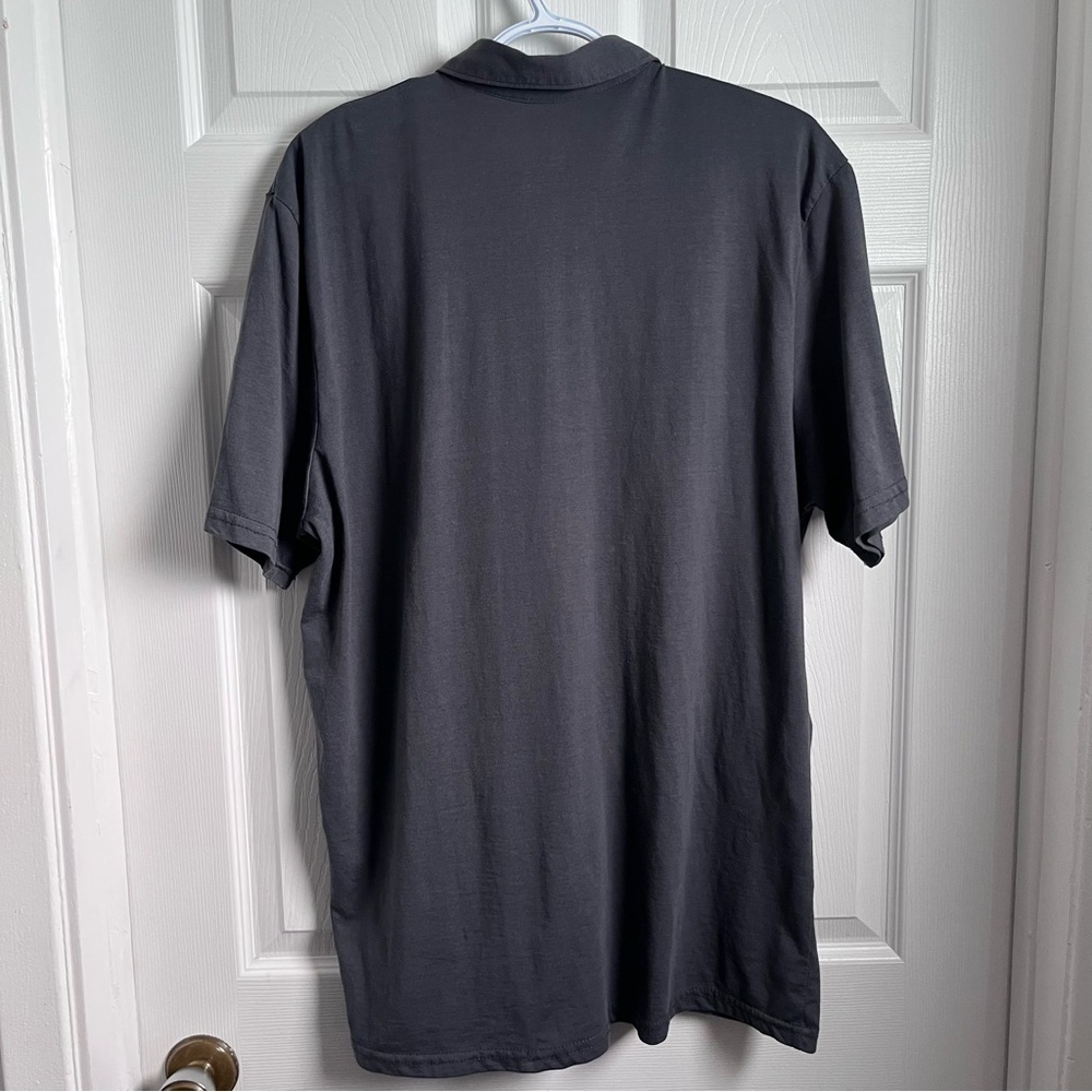 3/30$💥 Volcom polo t shirt tee Men XL Gray short sleeve logo preppy buttons - Picture 5 of 5